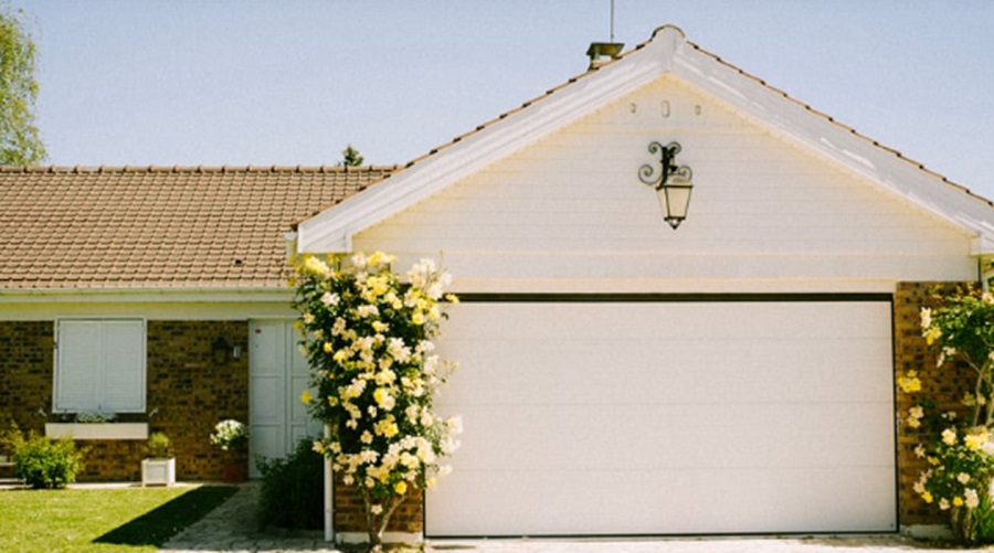 Smart Garage Door Features That Add Convenience and Security